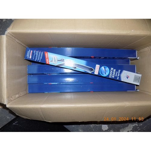 133 - 10 Bluecol Specific Fit Front Wiper Blades Areo-Flex Twin Pack. 24