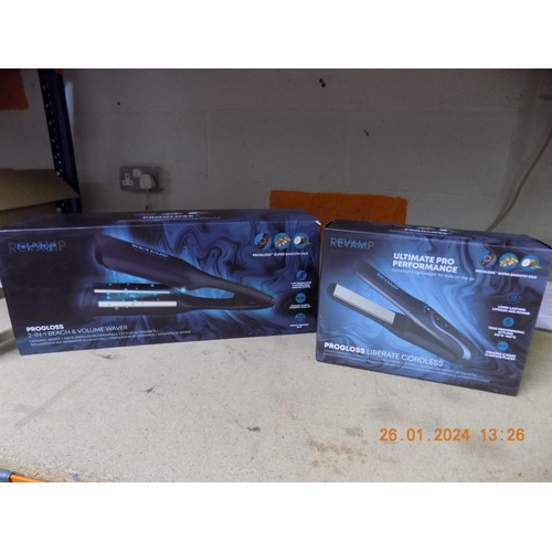 321 - Ceramic Straighteners and Beach & Volume Waver w/o