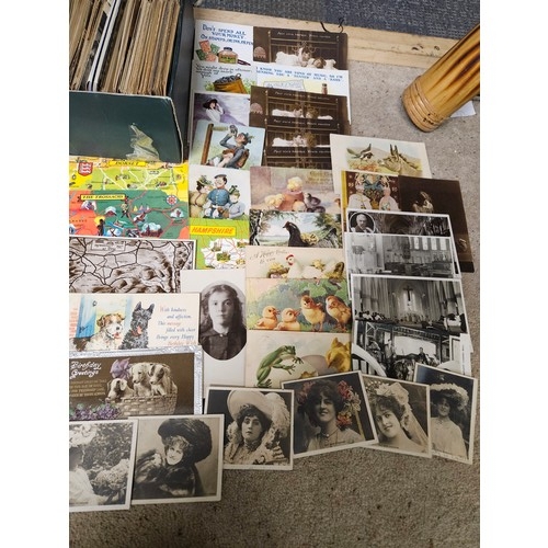 553 - Shoebox full of 100's of Postcards. Unsorted Early and Modern Postcards. Inc UK and Worldwide.