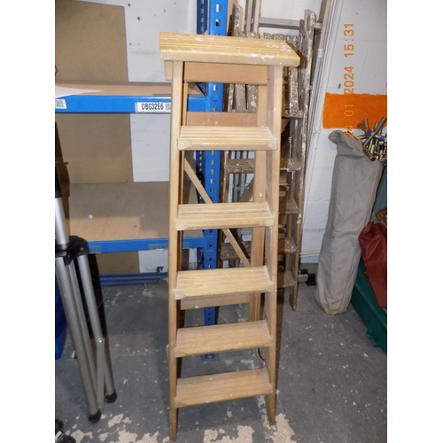 119 - Wooden Step Ladders