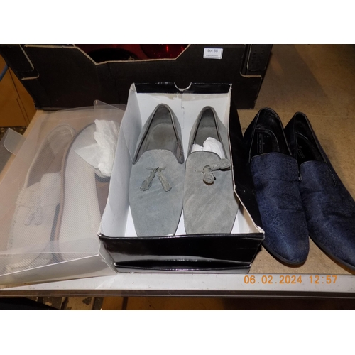 39 - 3 Pairs of Mens Shoes Sizes 9 and 10