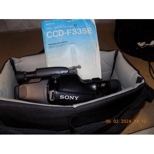 71 - Sony Handycam CCD-F335E