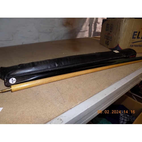 74 - Snooker Cue with Case