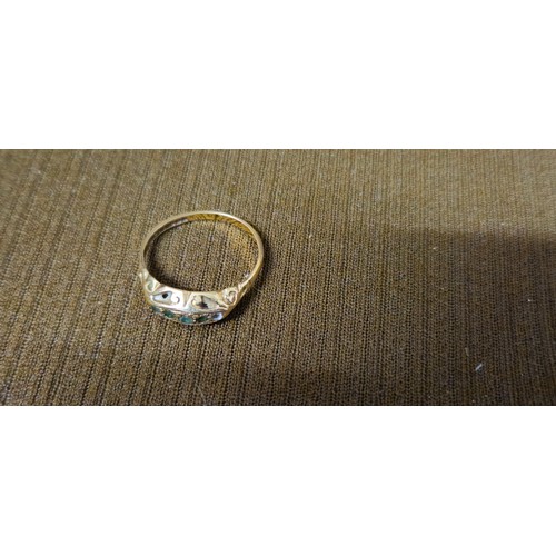 551 - 9ct Gold Ring - One Stone Missing 1.53g