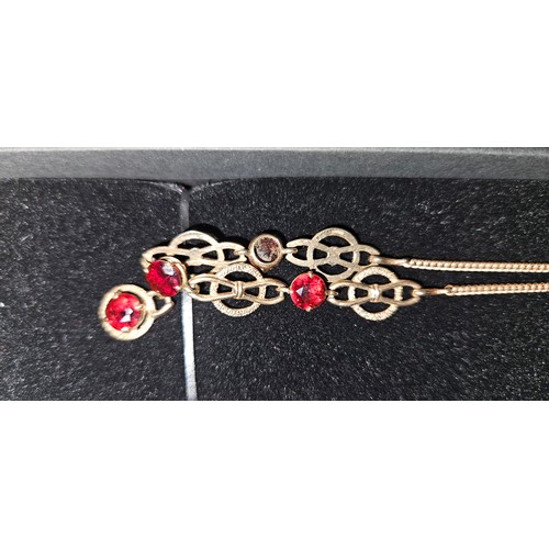 553 - 9ct Gold Necklace 7.4g