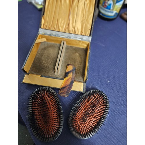 594 - 1937 Adie Brothers Silver Gentlemans Clothing Brush Set