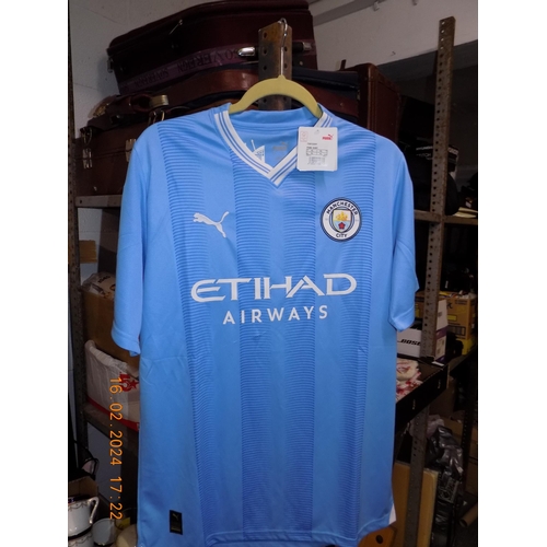 408 - Manchester City Football Shirt Size XL