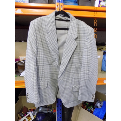 443 - Man's Tweed Jacket