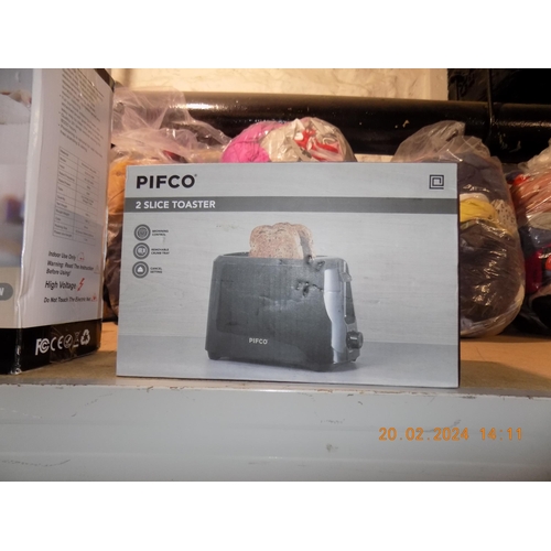 97 - Boxed Pifco Toaster