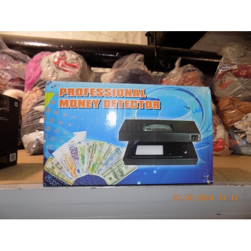 98 - Boxed Professional Money Detector