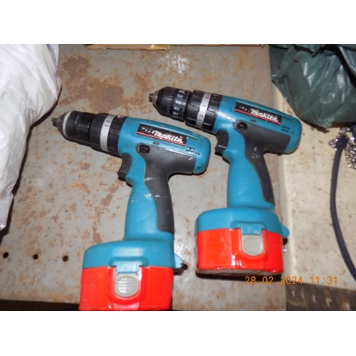 160 - 2 Makita 14.4v Drills w/o