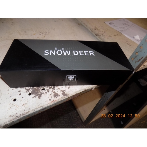 187 - New Boxed Snow Deer Heated Gloves