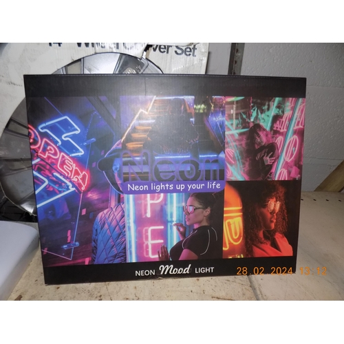 200 - New Boxed 'Cheers' Neon Bar Home Mood Light