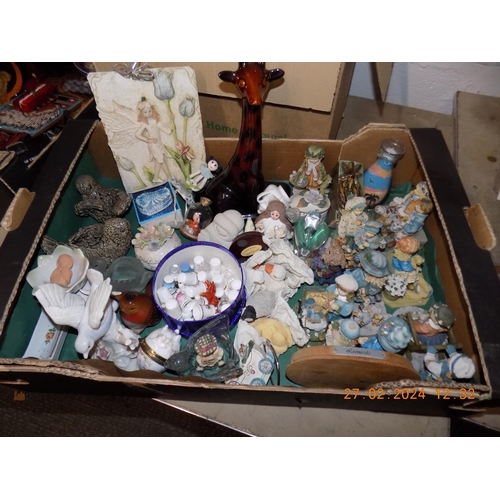 58 - Box of Collectable Pottery. Inc Thimbles