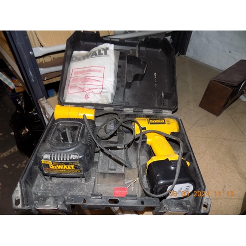 163 - 12v DeWalt Drill