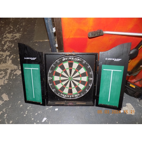 79 - Dunlop Dartboard in case