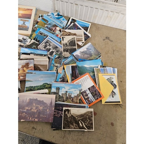 582 - Large Selection of Mixed Postcards