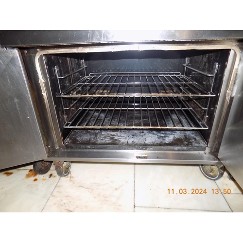 42 - Lincat 6 Burner Oven Untested - Width: 35.5 inches, Depth: 29 inches, height 38 inches