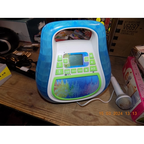 263 - Children's Bluetooth Karaoke Machine w/o