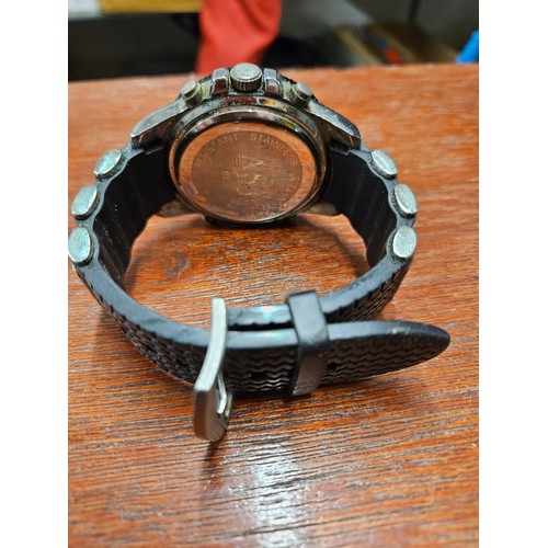 569 - ASJ Watch requires battery