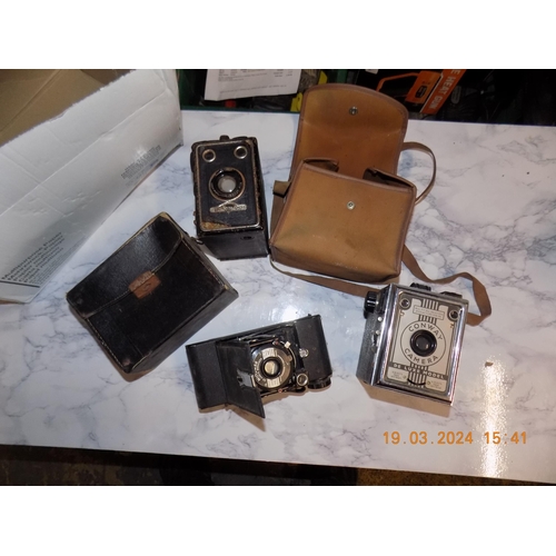 75 - Selection of Vintage Cameras