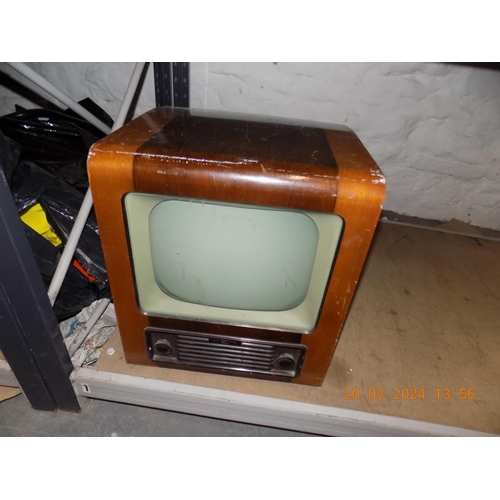 Vintage Bush TV