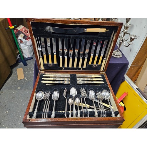 595 - Viners Flatware Set in Display Table