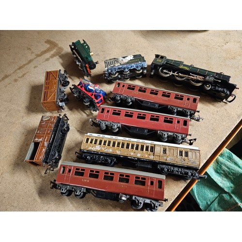 463 - Train Set with various Carriages