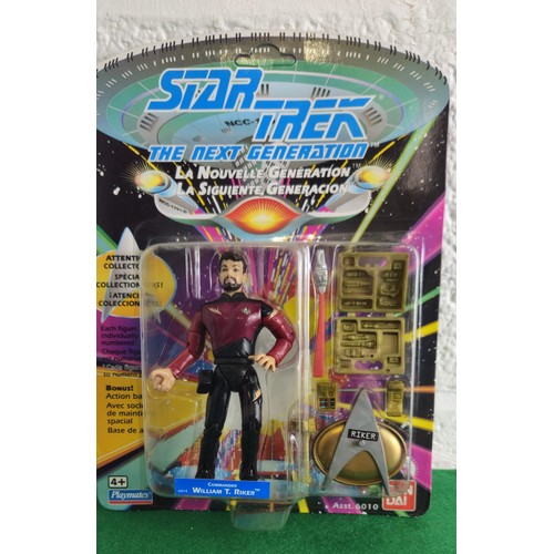 96 - Star Trek The Next Generation Figures by Bandai 1992. Captain Jean-Luc Picard 6011, Commander Willia... 