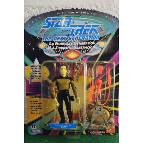 96 - Star Trek The Next Generation Figures by Bandai 1992. Captain Jean-Luc Picard 6011, Commander Willia... 