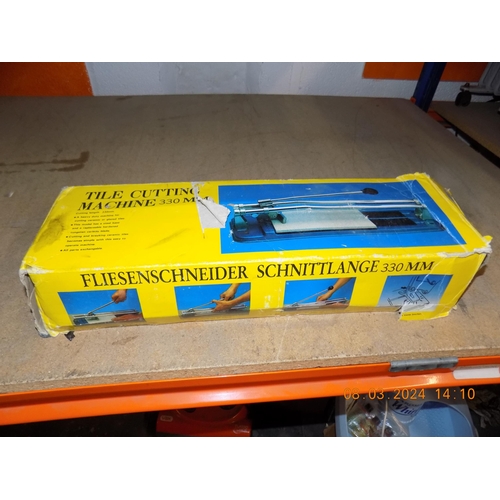 15 - Boxed Tile Cutter