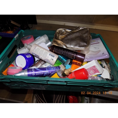 46 - Large Tray of Toiletries