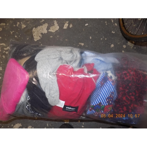 286 - Bag of Ladies Clothing