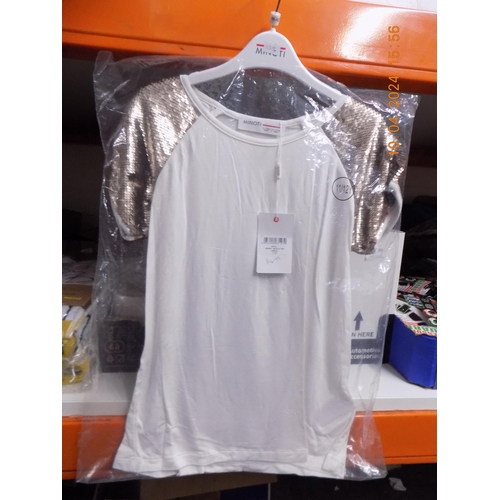 227 - 7 Girls Sequin Jersey Tops. Size 8-9 to 12-13