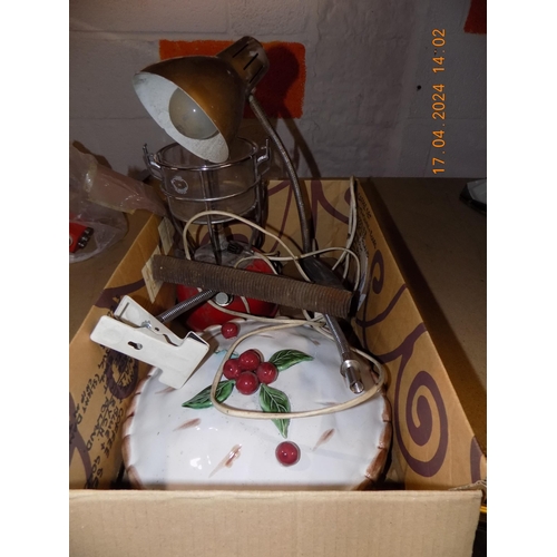 182 - Selection of Vintage Items