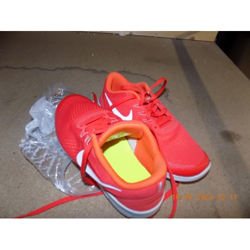 36 - Nike Trainers Size 3.5