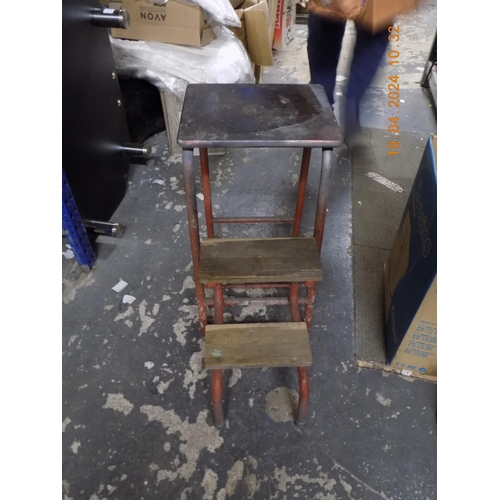 528 - Vintage Stool Step