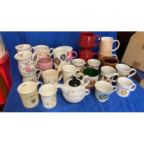 19 - Box of 25 Mugs, Soup Cups and Herbal Tea Pot