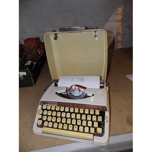 165 - Brother Deluxe 900 Typewriter