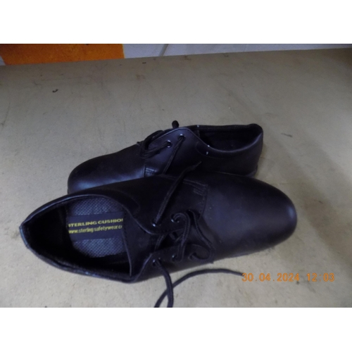 27 - Pair of Airwear Safety Shoes Size 10