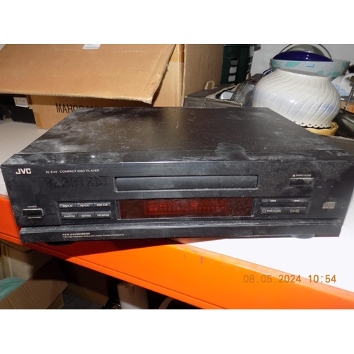 145 - JVC CD Player XLE44