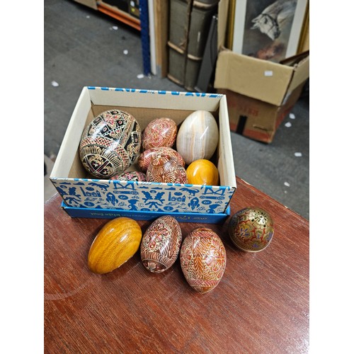 586 - Selection of Decorative Eggs inc Brass and Onyx