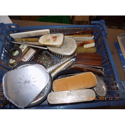 134 - Tray of Dressing Table Items