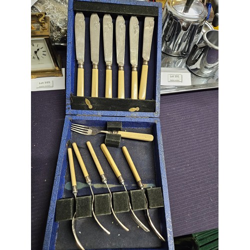 12 - Flatware Set