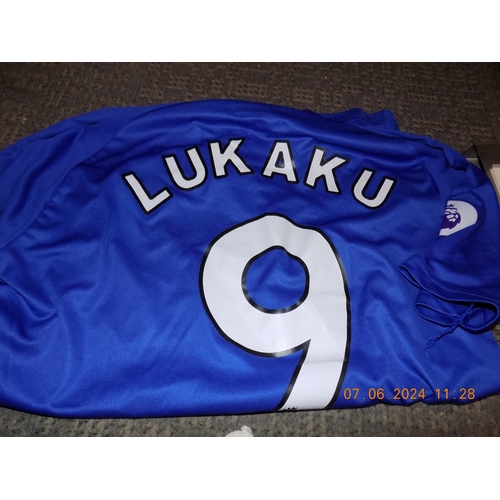 412 - Chelsea Football Shirt Size M #9 Lukaku