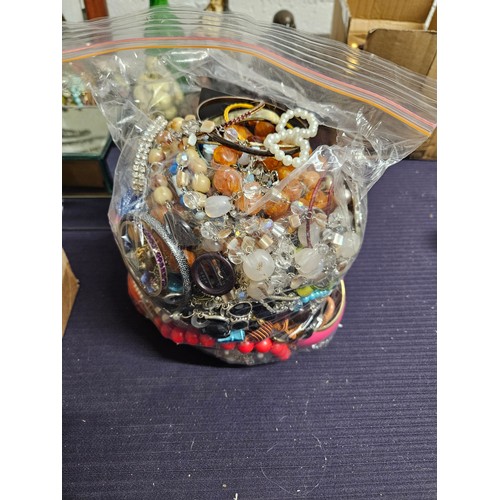 611 - Bag of Costume Jewellery