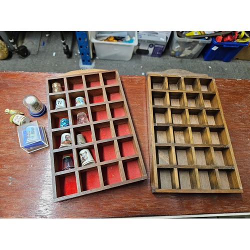 600 - 2 Thimble Displays with Thimbles