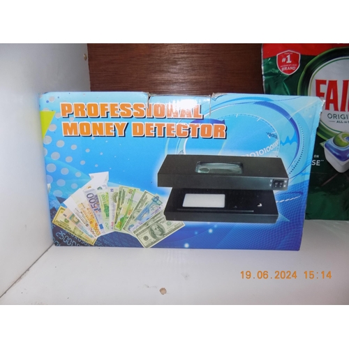 83 - Boxed Counterfeit Money Detector