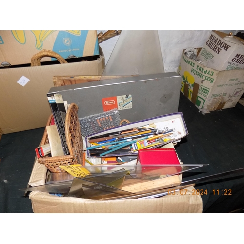 328 - Box of Artists Accessories