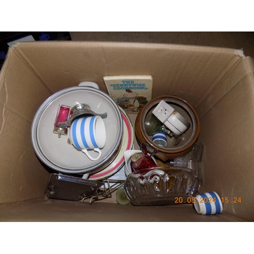 101 - Box of Mixed Collectables